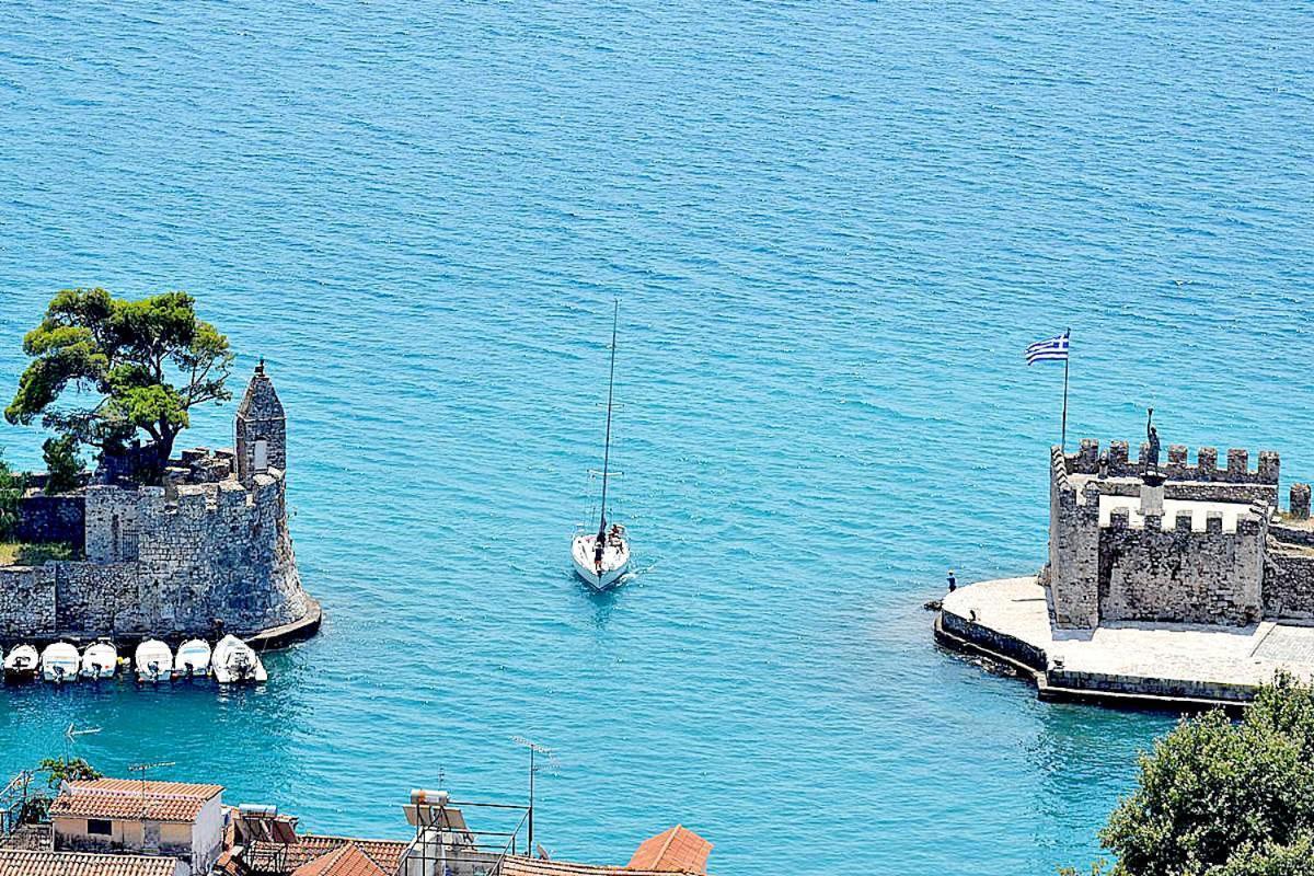 Nafpaktos-Luxury Suite מראה חיצוני תמונה